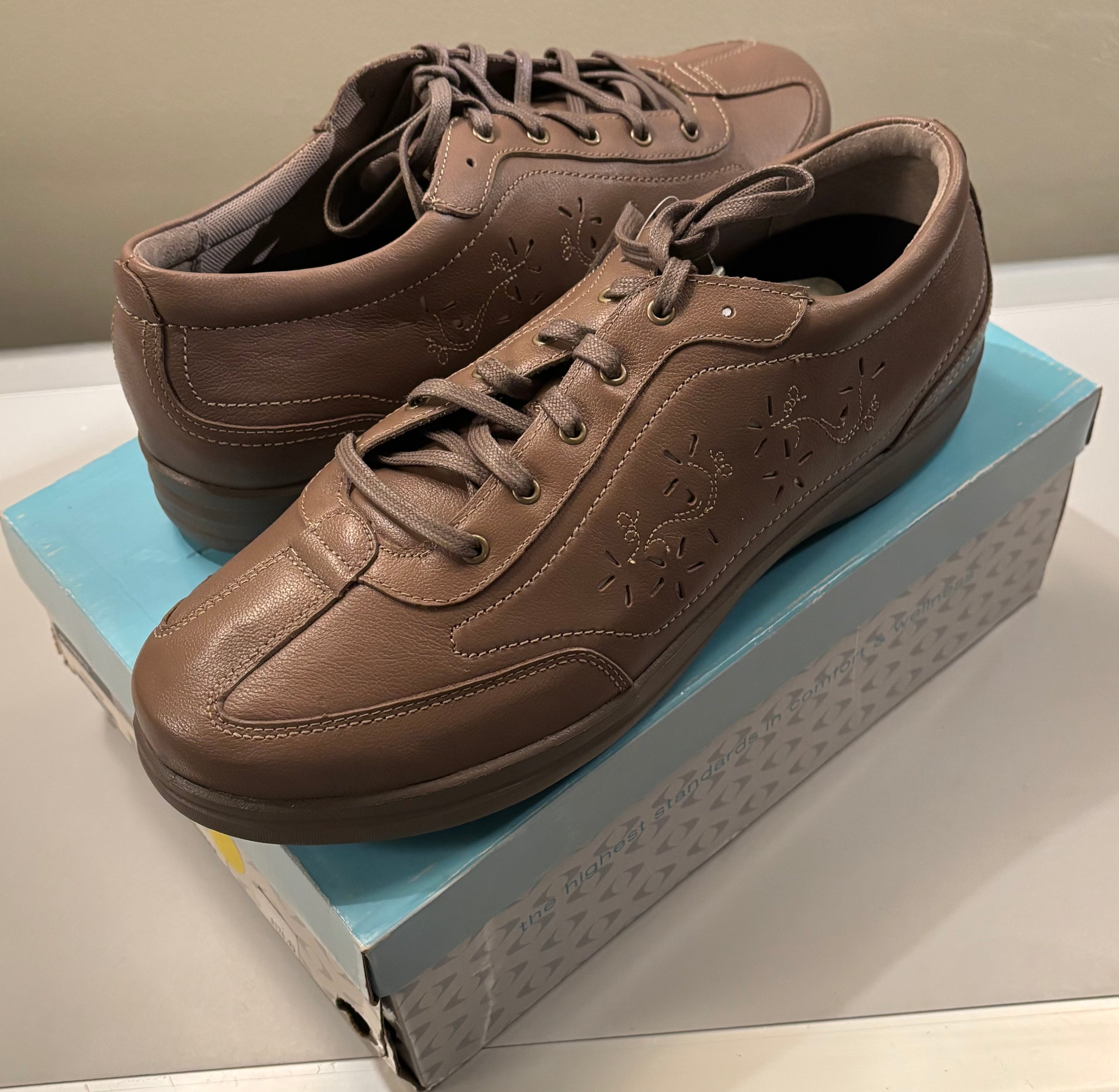 APEX FOOTWEAR